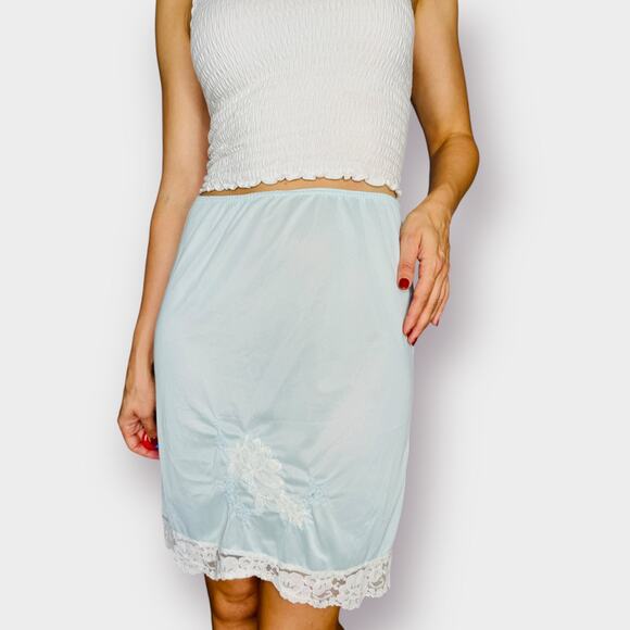 70s Seafoam‎ lace trimmed half slip - Picture 2 of 5